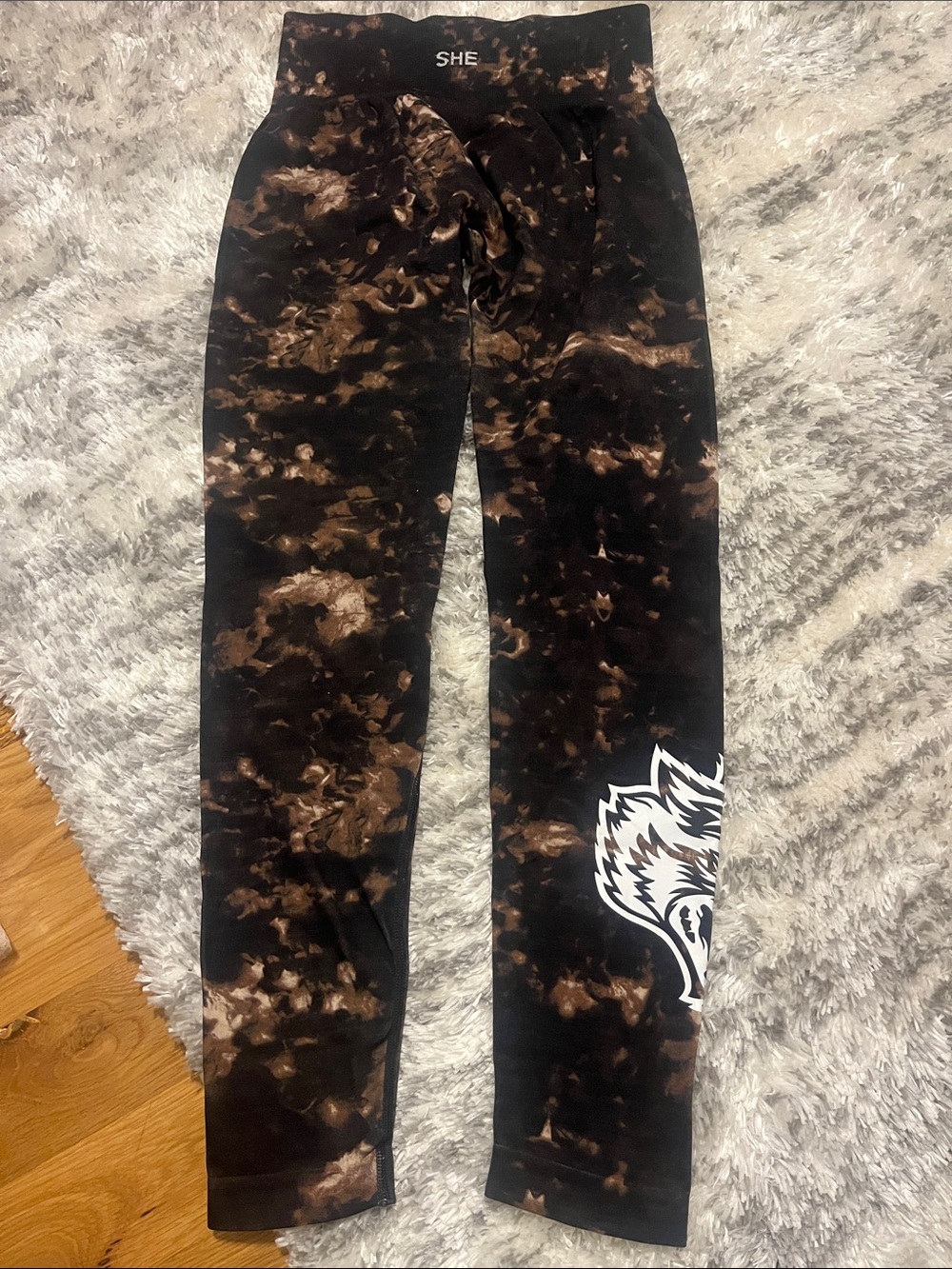 Darc Sport Wolves SHE leopard leggings size medium. - Picture 3 of 4